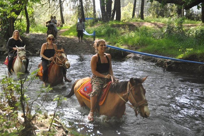 ركوب الخيل حول Titreyengol و Sorgun Pine Forest من Side