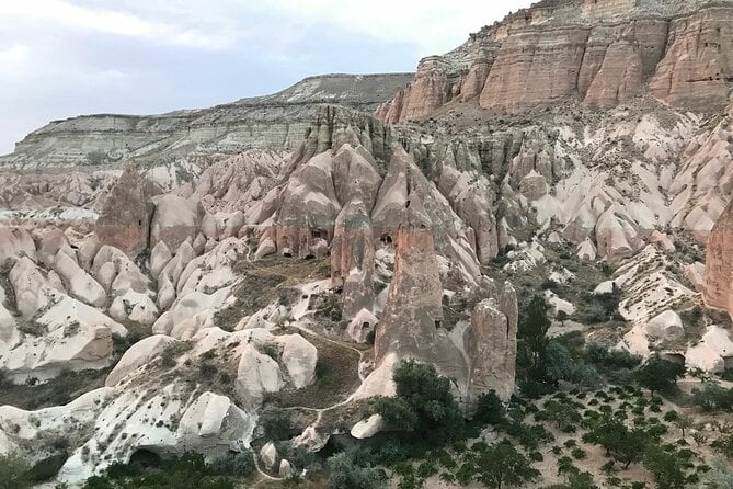 Randonnée au coucher du soleil dans la vallée des roses en Cappadoce avec prise en charge à l'hôtel