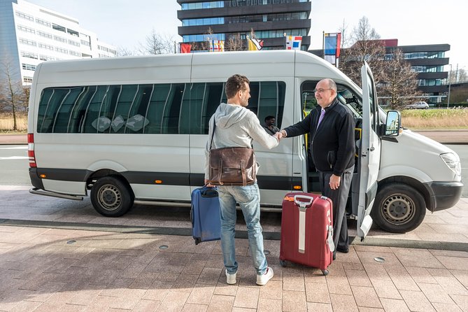 Transfert à l'arrivée de l'aéroport d'Antalya (AYT) (de l'aéroport aux hôtels ou à l'adresse d'Antalya)