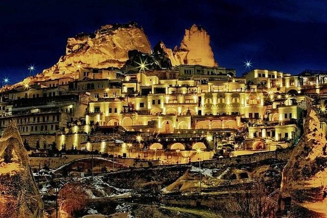 Magnifique coucher de soleil et visite nocturne de la Cappadoce avec dîner