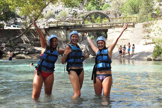 Activité de rafting d'une journée à Beskonak