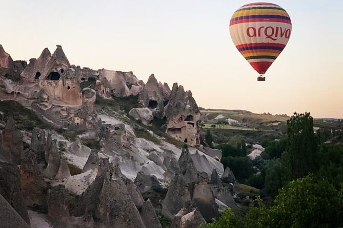 Balade en montgolfière en Cappadoce pendant 1 heure au-dessus de la vallée du chat