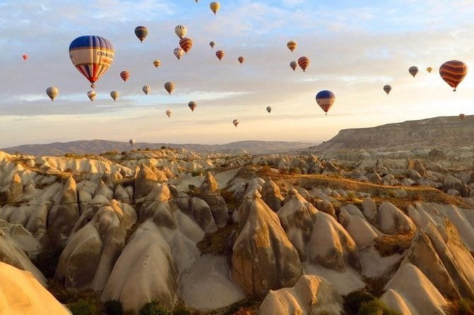 2-tägige Kappadokien-Tour ab Istanbul mit Höhlenhotel und Ballonfahrt