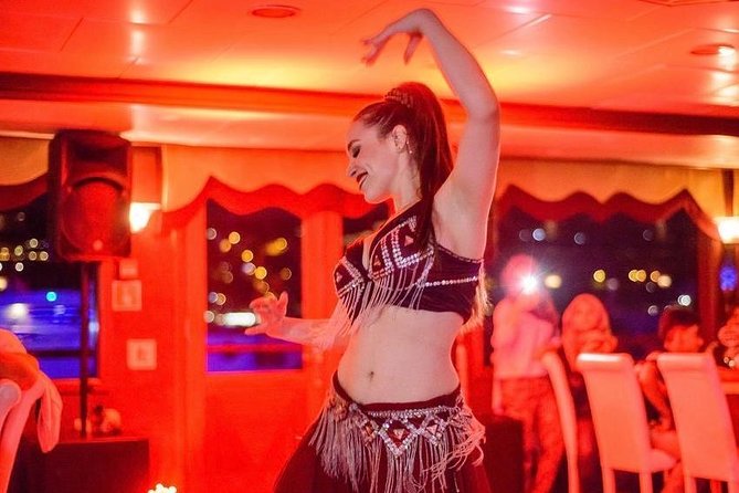 Bosporus-Dinner-Show-Kreuzfahrt mit alkoholischem Menü