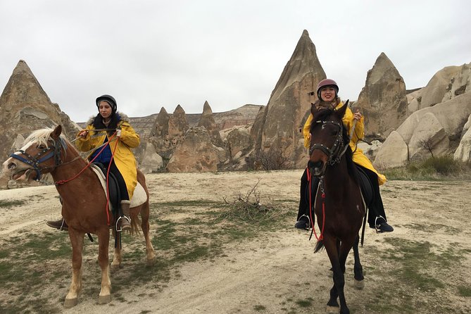 Kapadokya'nın Güzel Vadilerinde Binicilik Deneyimi