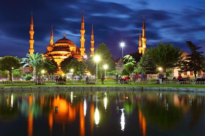 Istanbul de nuit : dîner turc et spectacle