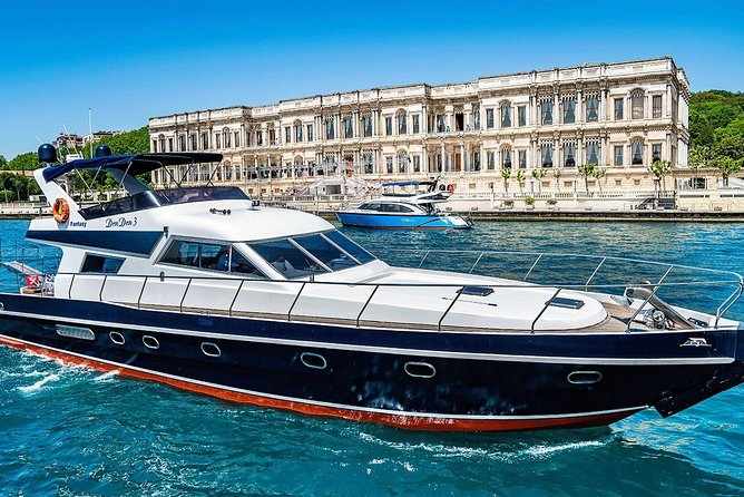 2 heures - Croisière de luxe sur le Bosphore par un yacht privé VIP