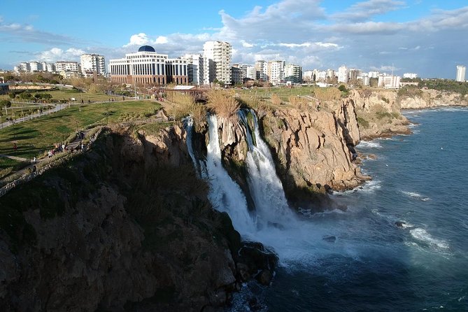 Visite de la cascade (unıque)