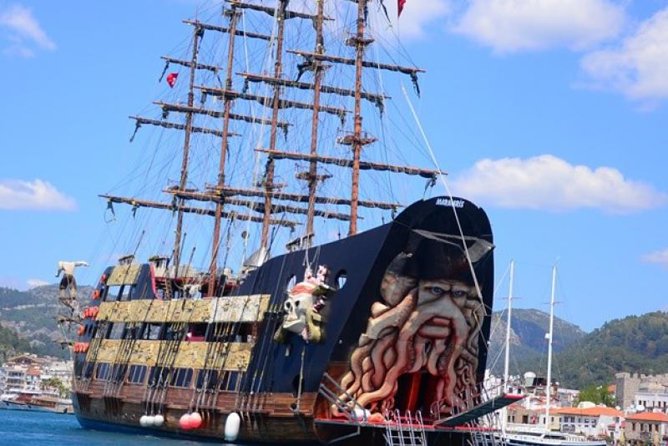 Voyage sur une croisière en bateau pirate au départ de Marmaris