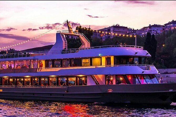 Bosporus-Dinner-Kreuzfahrttour mit Hoteltransfer