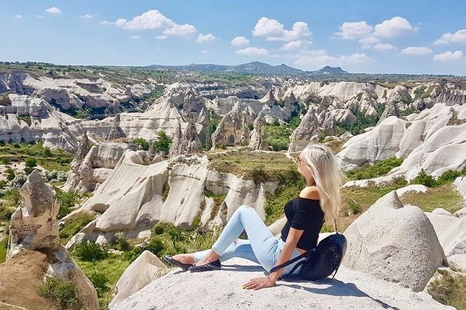 Visite rouge d'une journée complète de la Cappadoce avec déjeuner