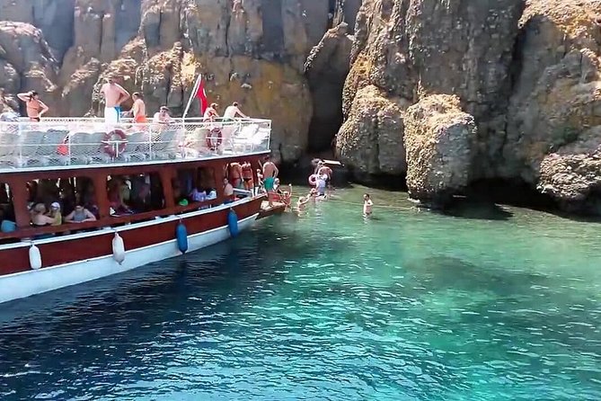 Paseo en barco con Turunc Village/ Kumlubuk Beach desde Marmaris y el área de Icmeler