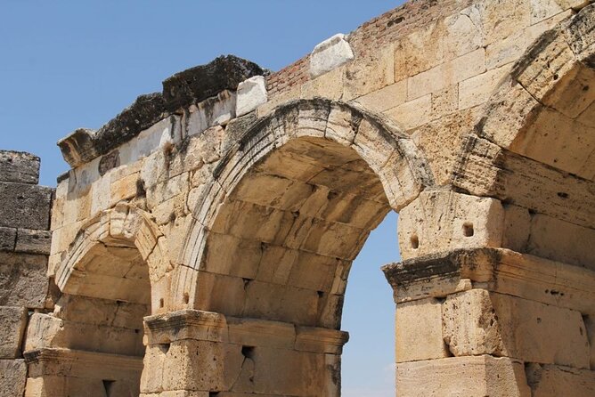 Excursion d'une journée à Pamukkale et Hiérapolis au départ de Selçuk ou de Kusadasi