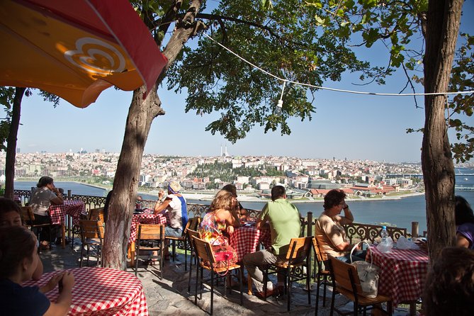 Das Goldene Horn, die Eyüp-Sultan-Moschee und der Miniaturk-Park