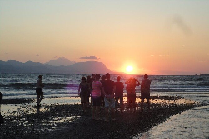 Coucher de soleil et fête sur la plage, baignade avec dîner barbecue (jeep 4x4) de Marmaris