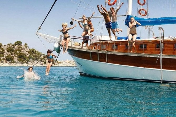 Kusadasi : excursion d'une journée en bateau avec déjeuner