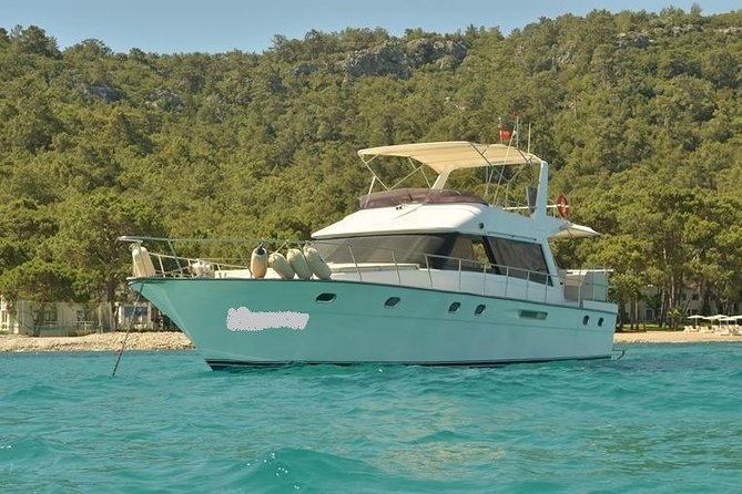 Paseo en barco de lujo desde Antalya