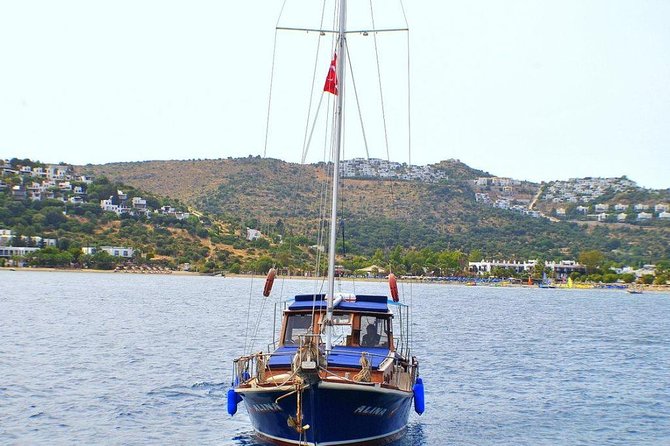 Croisière privée dans la vallée des papillons et l'île Saint-Nicolas