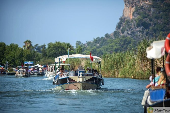 Öğle Yemeği ve Deniz Kaplumbağaları İzleme ile Tekne ile Özel Dalyan Nehri Gezisi