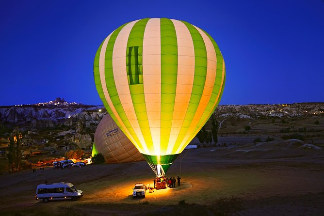 Le vol en montgolfière comprend une visite privée de 2 jours en Cappadoce