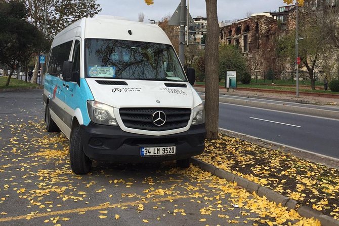 Transfert de luxe privé de l'aéroport Sabiha Gokcen au centre-ville d'Istanbul