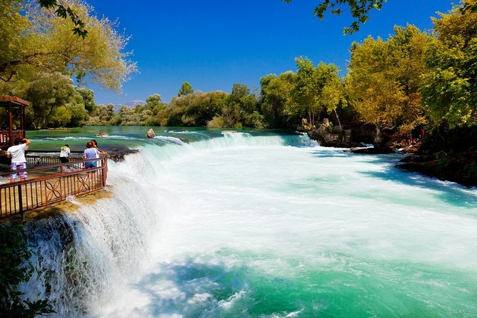 Manavgat Nehri ve şelalesine unutulmaz bir tekne turu