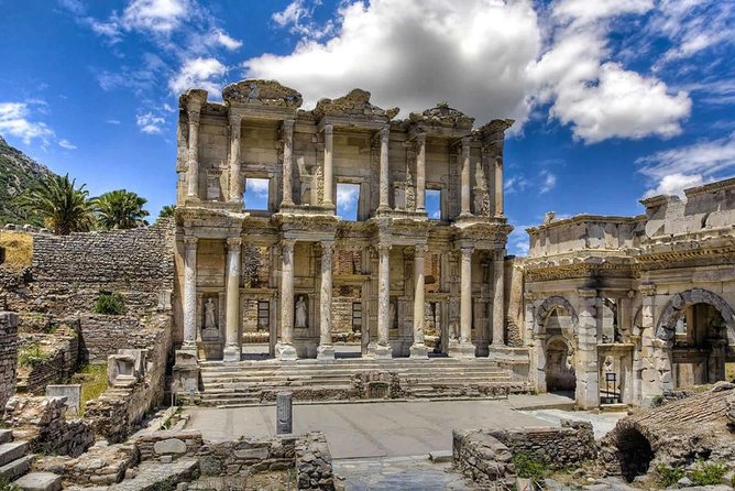 İzmir Havalimanı'ndan Yarım Gün Efes ve Meryemana Özel Turu