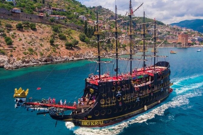 Excursion d'une journée en bateau Barbossa Big King à Alanya avec déjeuner