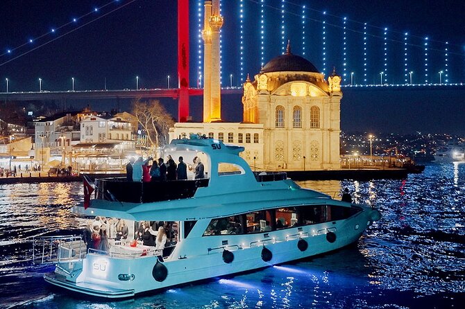 Croisière amusante sur le Bosphore sur un yacht de luxe à Istanbul