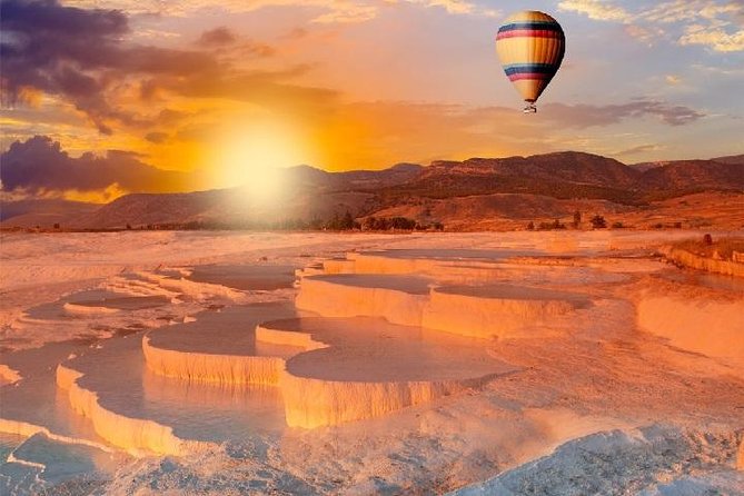 Tour in mongolfiera di Pamukkale con colazione e champagne