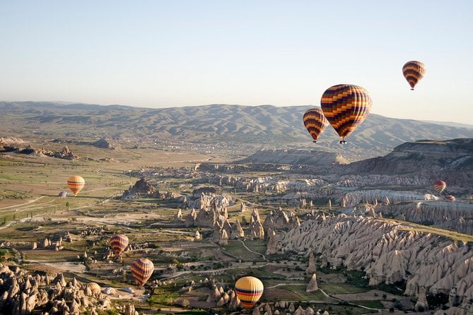 Giro in mongolfiera in Cappadocia con colazione e champagne