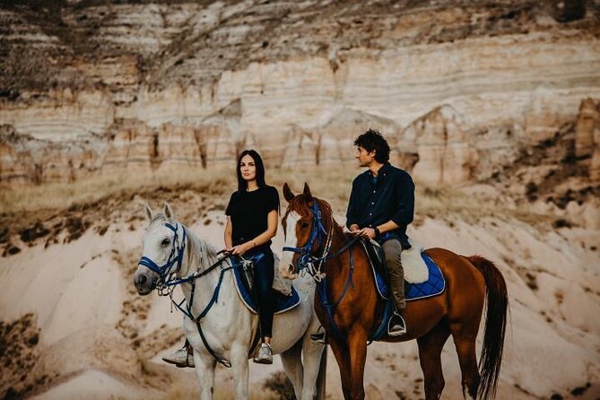 tour à cheval de deux heures en cappadoce (lever du soleil économique, coucher du soleil et à tout moment de la journée