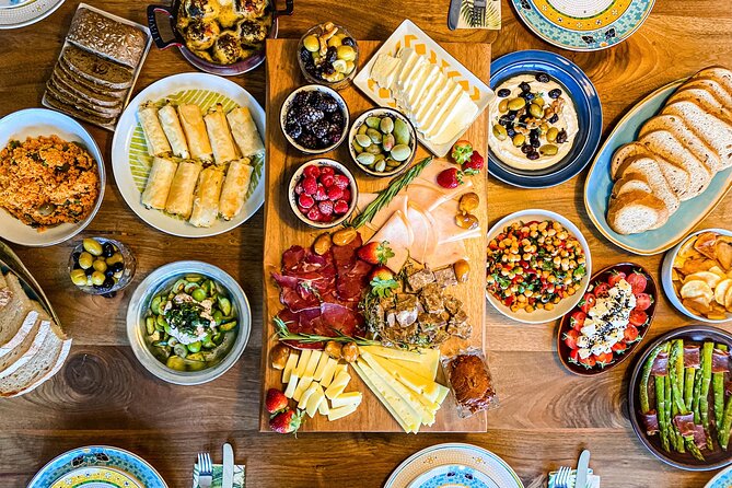 Expérience de petit-déjeuner turc avec visite du bazar local