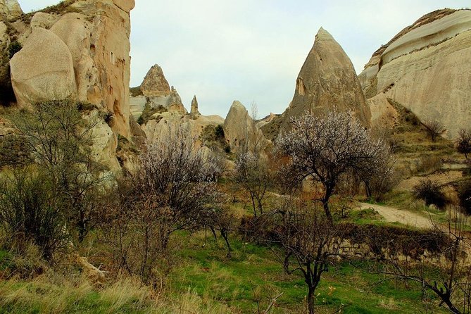 Una passeggiata all'alba nel paese delle fate della Cappadocia