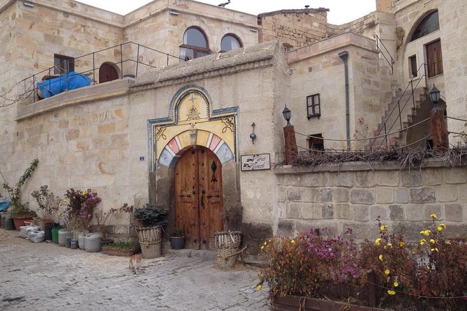 Visite privée - ville souterraine, anciennes églises taillées dans la roche