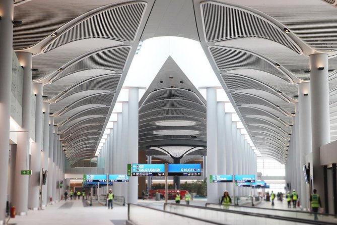 Trasferimenti di partenza dal centro città all'aeroporto di Istanbul (IST).