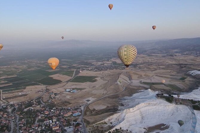 Tour en globo al amanecer en Pamukkale desde/hacia Kusadasi