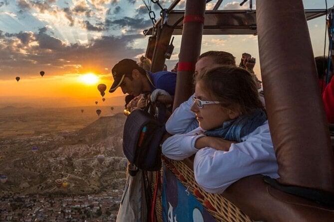 Kapadokya'da Balon Turu (sabah uçuşu)