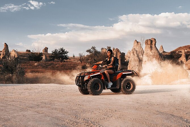 Excursion de 2 heures en quad au coucher du soleil (ATV) en Cappadoce