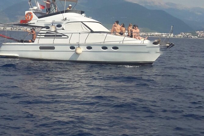 Noleggio yacht privato di lusso per 4 ore ad Alanya