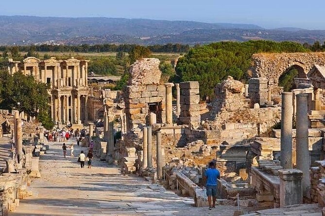 Kruvazörler İçin: Kuşadası Limanı / Otellerinden Efes Turunun Başyapıtları