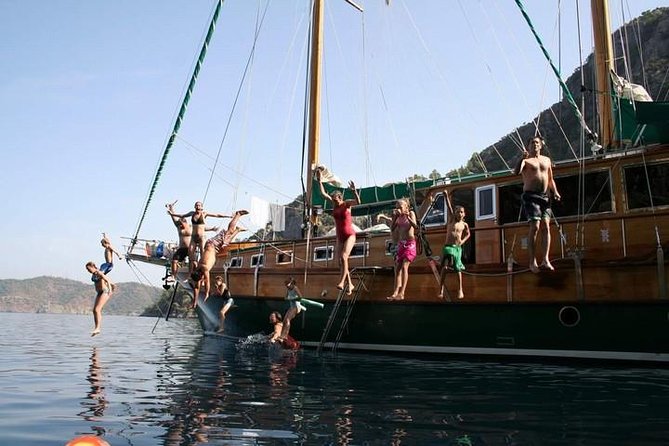 Alquiler de cabina de yate de turismo y relajación en Bodrum