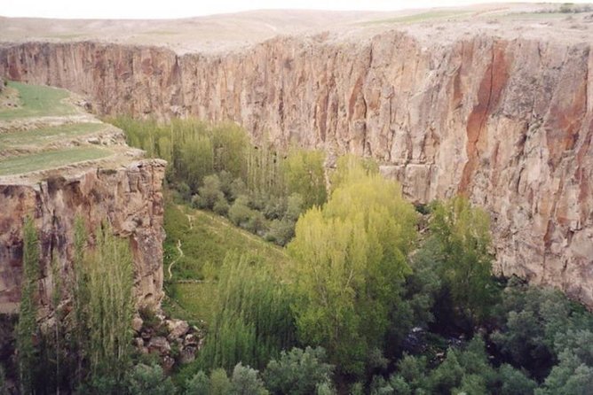 Tam Gün Kızıl Vadi Yürüyüşü ve Kaymaklı Yeraltı Şehri Turu