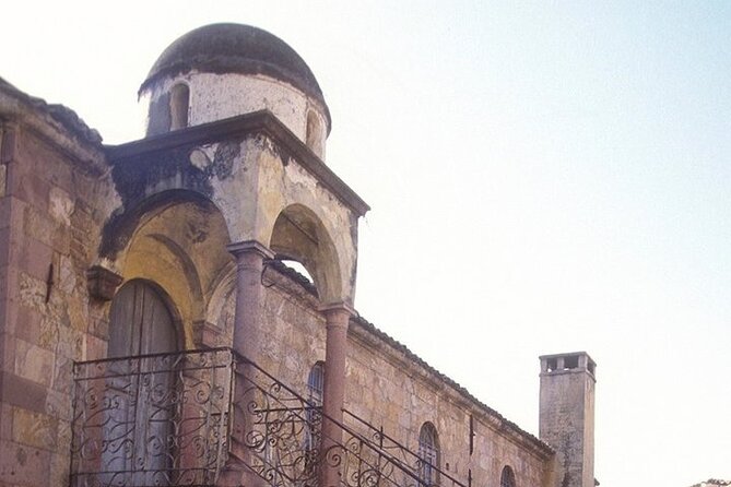 النقل الخاص في مدينة إزمير أو شقة عدنان مندريس من / إلى منتجع ديكيلي