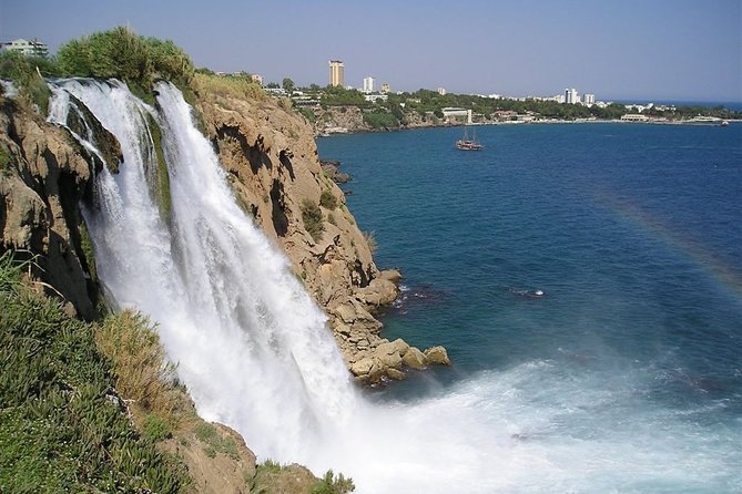 Antalya 2 cascadas y paseo en barco de 1 hora con almuerzo