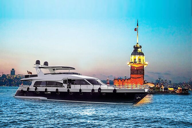 İstanbul Sunset Cruise - Boğaz'da Canlı Rehberli Lüks Yat Gezisi