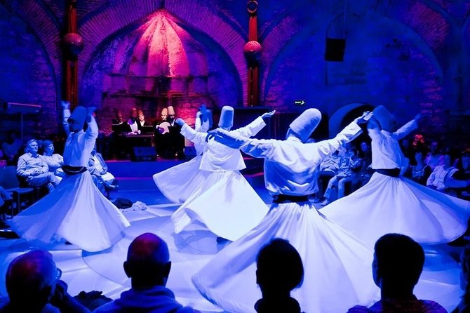 Spectacle de derviches tourneurs en Cappadoce avec prise en charge à l'hôtel