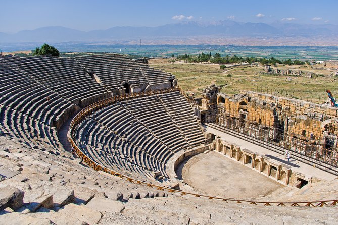 Kuşadası'ndan Uzman Rehberle Pamukkale ve Hierapolis Turu