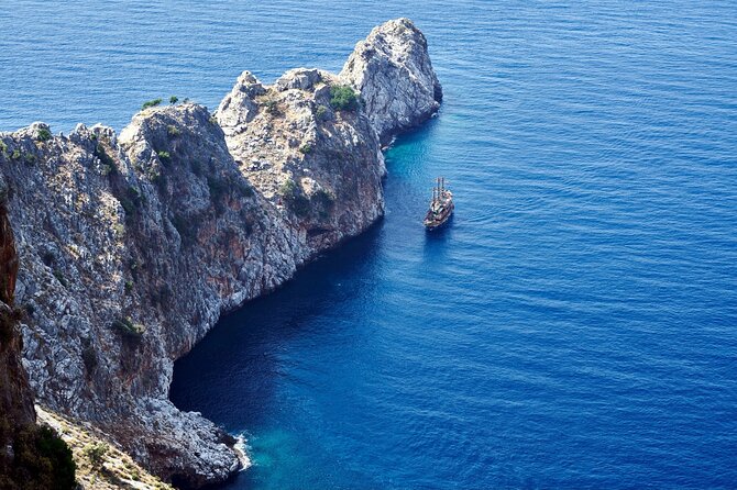 Alanya Helal Konseptli Kısa Korsan Tekne Turu