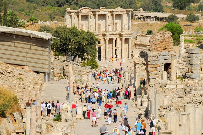 Kuşadası'ndan Tam Gün Rehberli Efes Turu